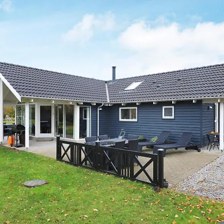 12 Person In Holiday home